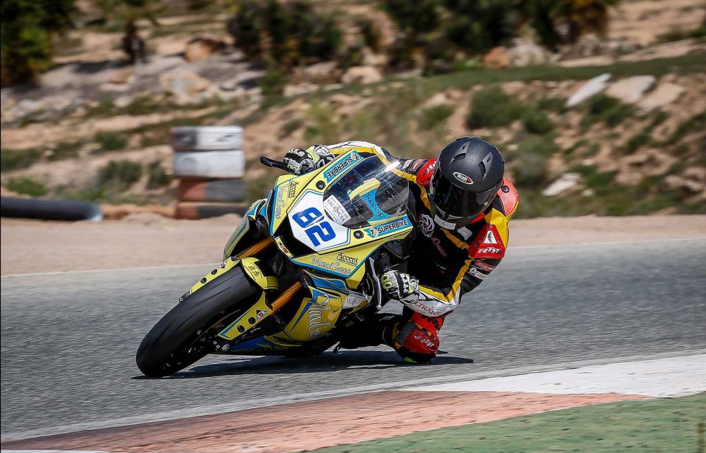 equipo propio en el Campeonato de España de Superbikes con el piloto David Sanchís